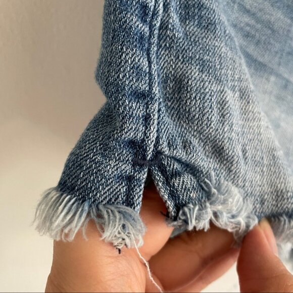 Abercrombie Light Wash Low Rise Denim Shorts - Picture 3 of 10